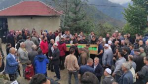 giresunda-hayatini-kaybeden-15-yasindaki-cocugun-cenazesi-defnedildi-v2xElVPy.jpg