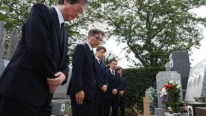 haksiz-yere-tutuklandi-mide-kanserinden-oldu-japon-yetkililer-mezari-basinda-ozur-diledi-a6lXwhDL.jpg