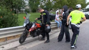 kartalda-zincirleme-kaza-motosikletli-devrildi-M45kahyF.jpg