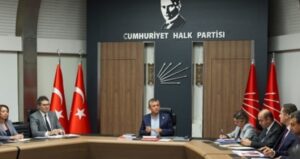 chp-istanbul-kayyum-ekibinin-tamamini-disipline-sevk-etti-3bWduvzr.jpg