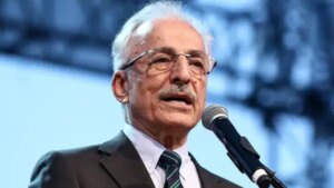 chpnin-istanbul-yonetimi-gorevden-alindi-karayalcindan-sert-cikis-biz-bu-partiyi-kayyuma-teslim-etmeyiz-BrjIwXZu.jpg