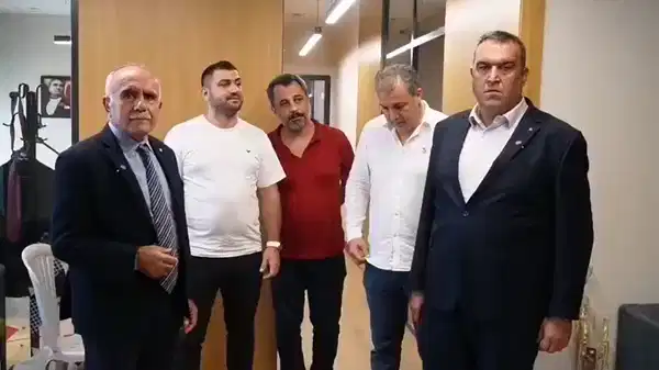 kayyum-heyetinden-liste-yaniti-copleri-temizlemek-uzere-bulunan-kisilerin-isimleri-yxQAc4II.jpg