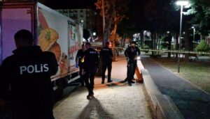 petshop-dukkanina-silahli-saldiri-1-kisi-olduruldu-EB1rIj9A.jpg