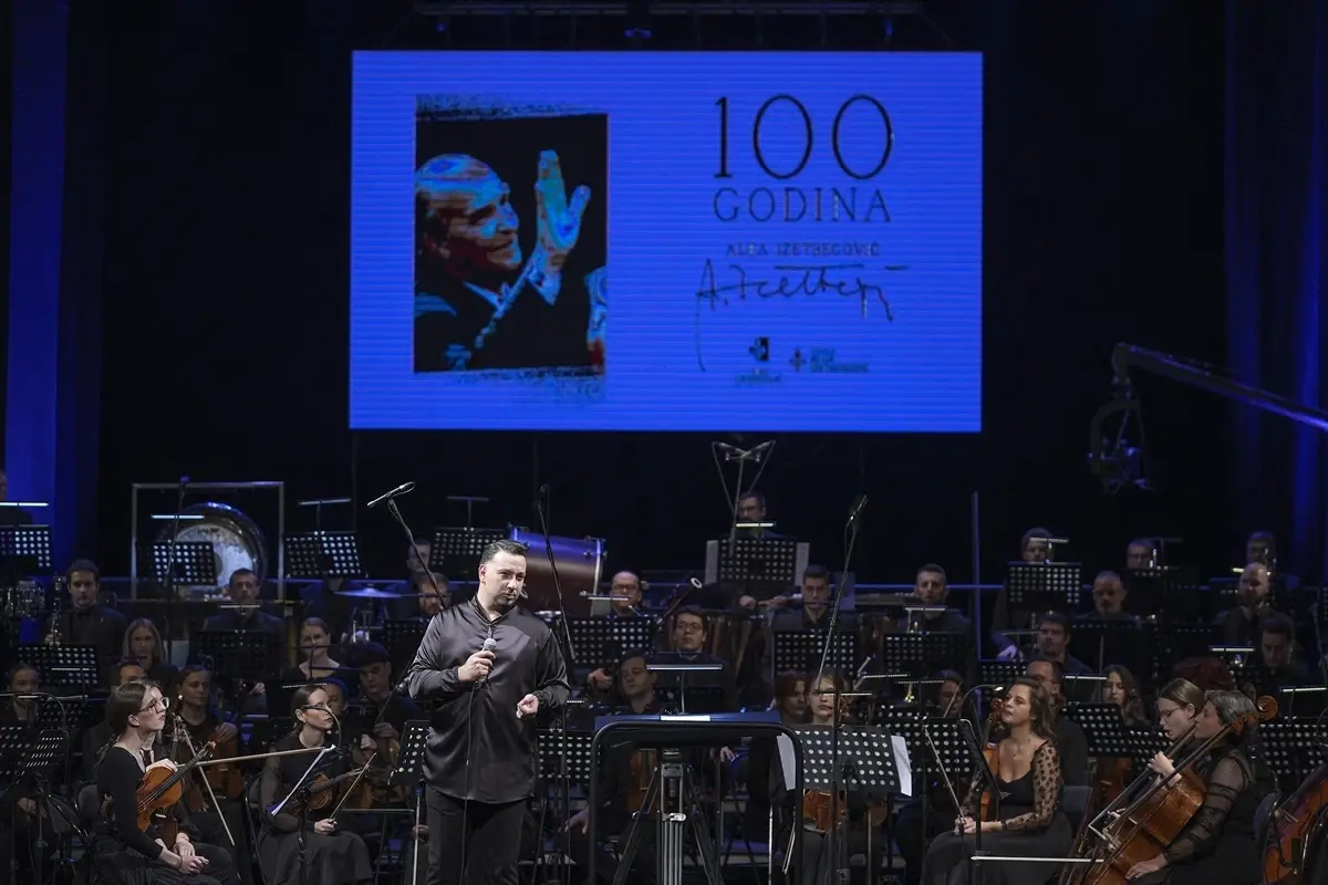 bosna hersekin kurucu lideri izetbegovicin ozgurluge kacisim eseri senfoniye donusturuldu aFw8StPt.jpg