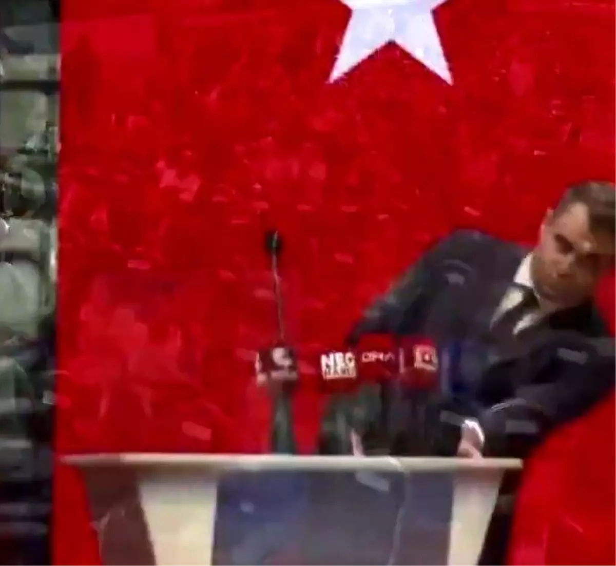 chp izmir il kongresinde fenalasma jk5YVac8.jpg