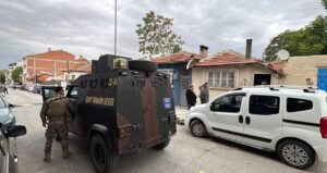 edirnede-ortak-operasyonda-15-kacak-gocmen-ve-4-fetocu-yakalandi-aIaWMkRM.jpg