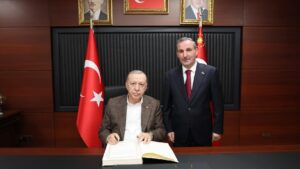 erdogandan-sultanbeyli-belediye-baskani-tombasa-ziyaret-rvRLsJGO.jpg