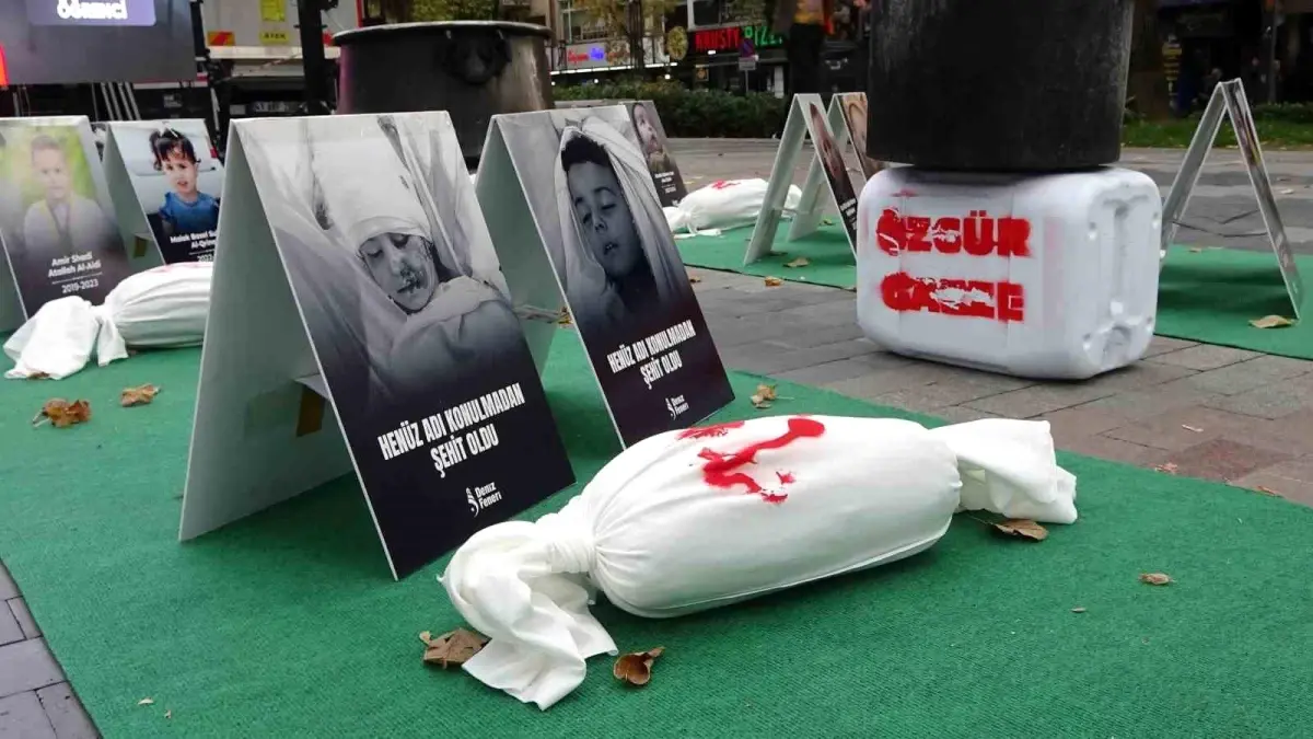 gazzeye acilan kapi sergisi kocaelide cMg4vHyq.jpg