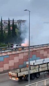 karabukte-seyir-halindeki-otomobilde-yangin-cikti-7vQFCeyz.jpg
