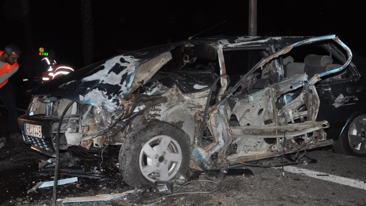 otomobille pikap carpisti 6 kisi yaralandi OnqZXYL9.jpg