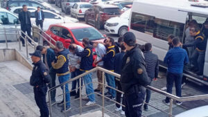 zonguldakta emekli madenciyi 25 milyon lira dolandiran 5 supheli tutuklandi f2uklrKT.jpg
