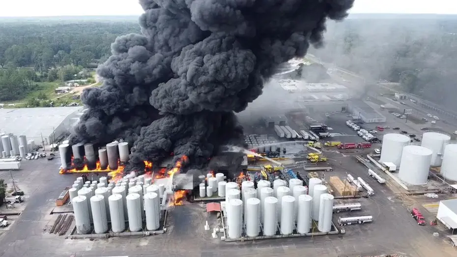 abdde 48 bin ton amonyak depolayan tesiste sizinti bolge tahliye edildi PCUDiBYD.png