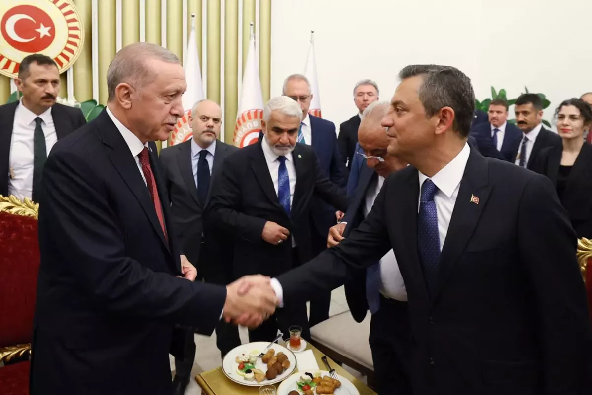 ozelin aciklamalarina ak parti cephesinden ardi ardina tepkiler ZEiOcV5u.jpg