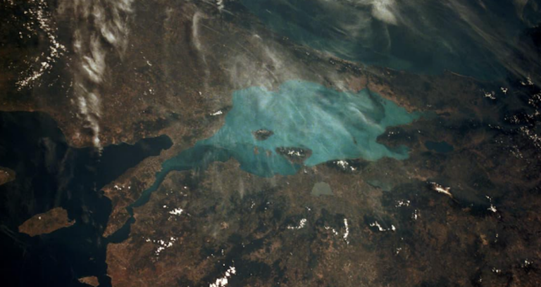 dunyanin-en-kucuk-denizi-burnumuzun-dibindeymis-BUOLxTti