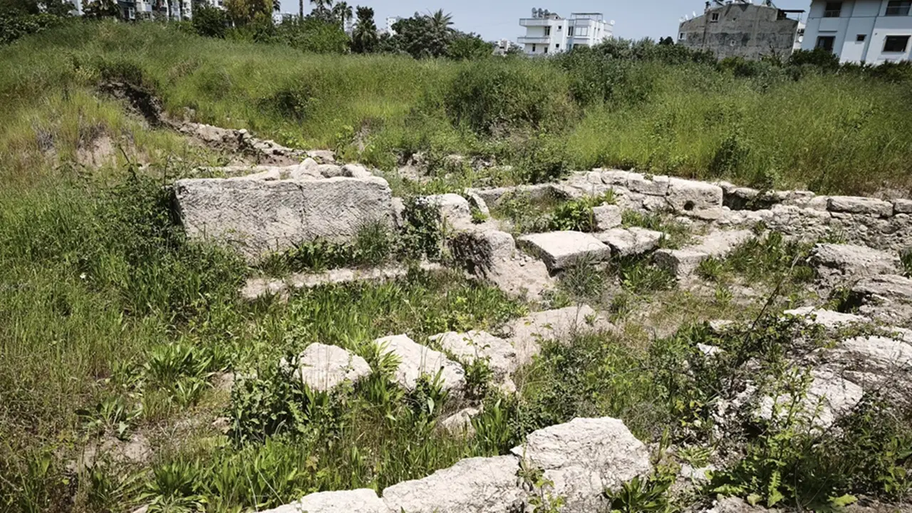 Mersin’de Villa İnşaatında Roma Mezarlığı Keşfi: 8 Lahit Bulundu!