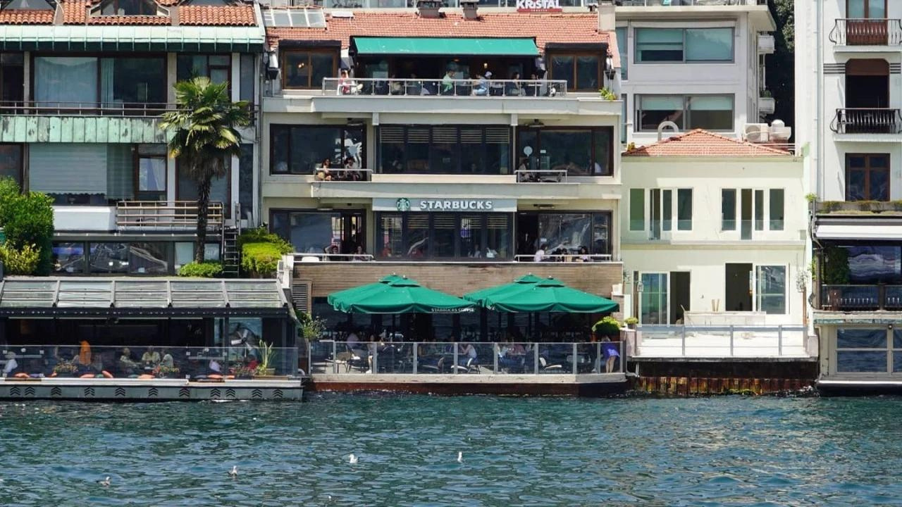 Kahve Dünyası, Starbucks’ı Bebek’teki Tarihi Yalıdan Çıkararak Rekabeti Kızıştırdı